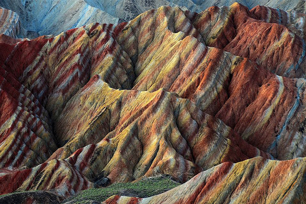 Невероятные цветные скалы Чжанъе Данксиа